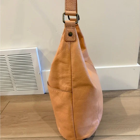 American Leather Co Carrie Caramel Brown Leather Hobo Bermuda Vintage Bag - Picture 3 of 13